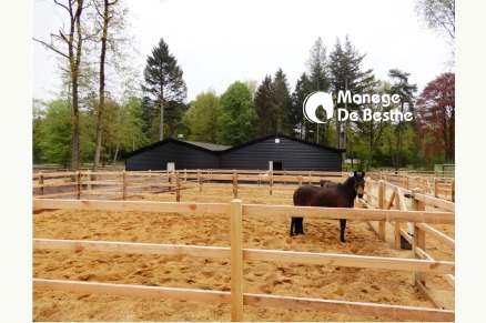 Camping & Bungalowpark Ommerland met eigen manege met paardenstalling VMP088